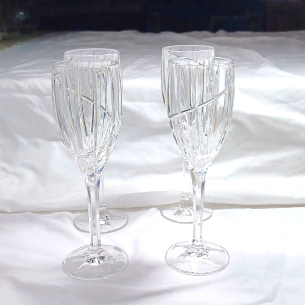 Mikasa Crystal Wine  Glasses  Mint Condtion  Uptown Set 4 Gift For  Wine…